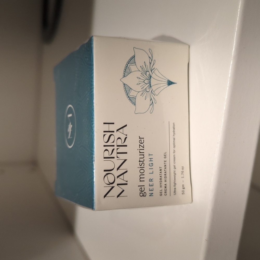 Nourish Mantra moisturizer